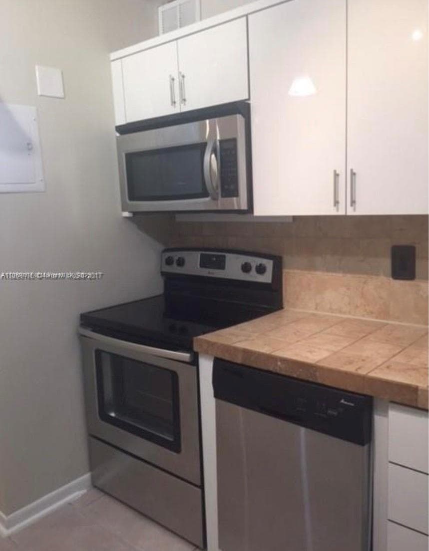 OAKLAND SHORES CONDOMINIU · #D108 in Oakland Park - Photo 11