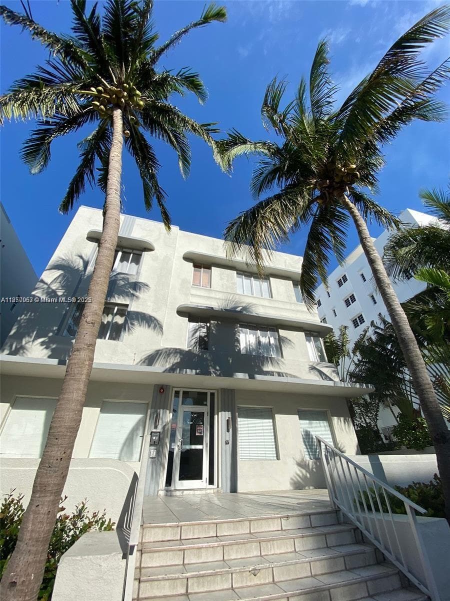 OCEAN VILLAS CONDO · #N-103 in Miami Beach - Photo 1