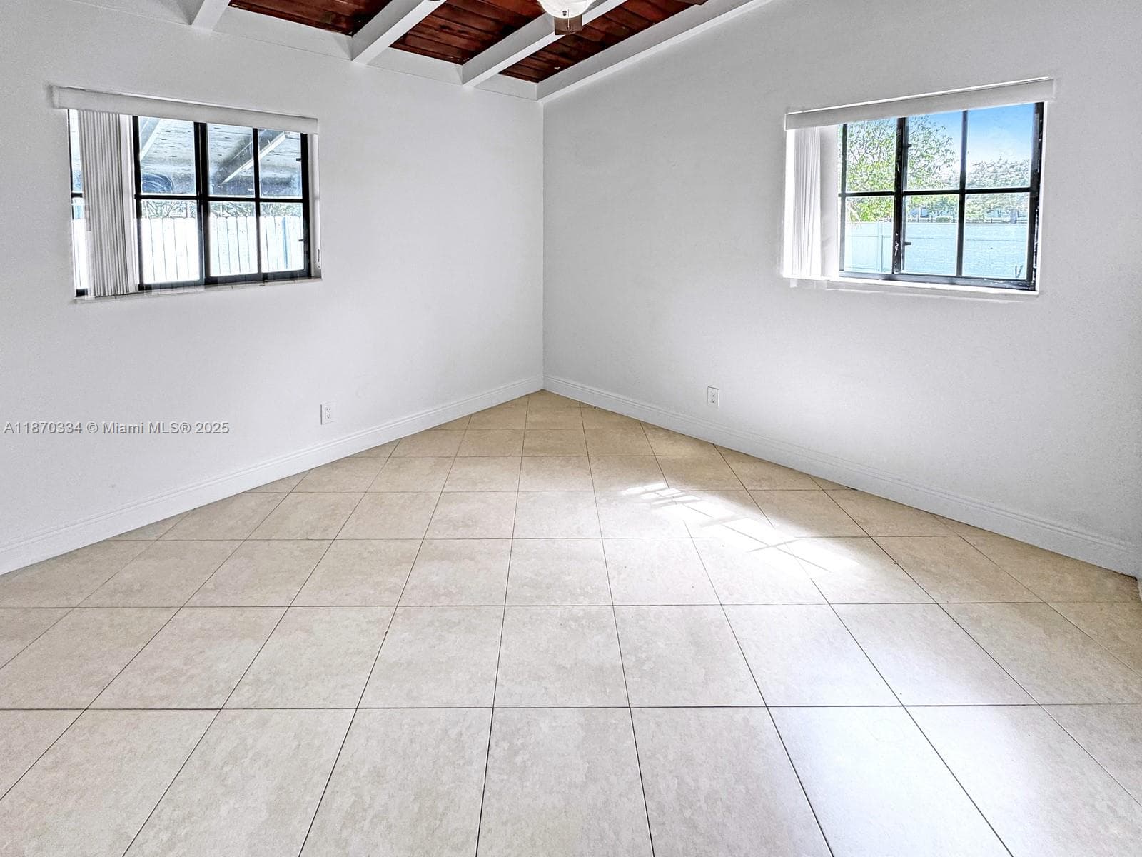 2861 Davie Blvd photo 17
