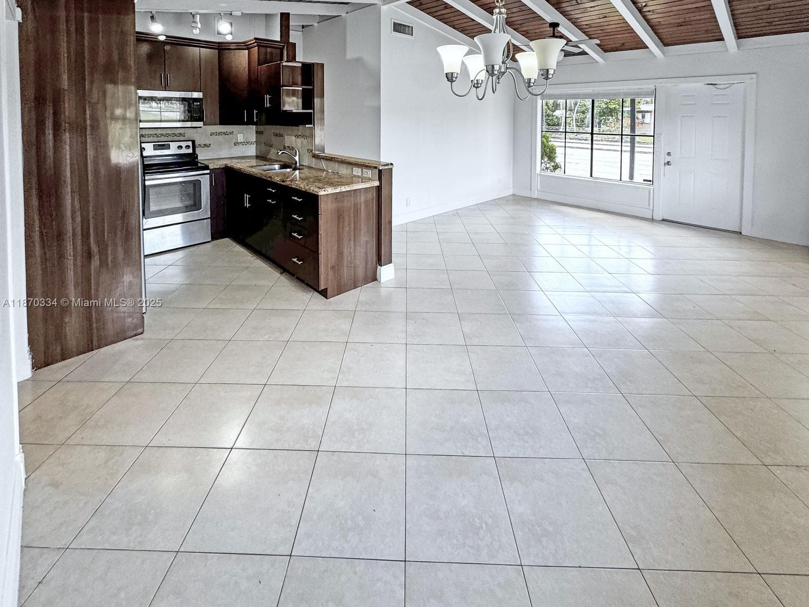 2861 Davie Blvd photo 12