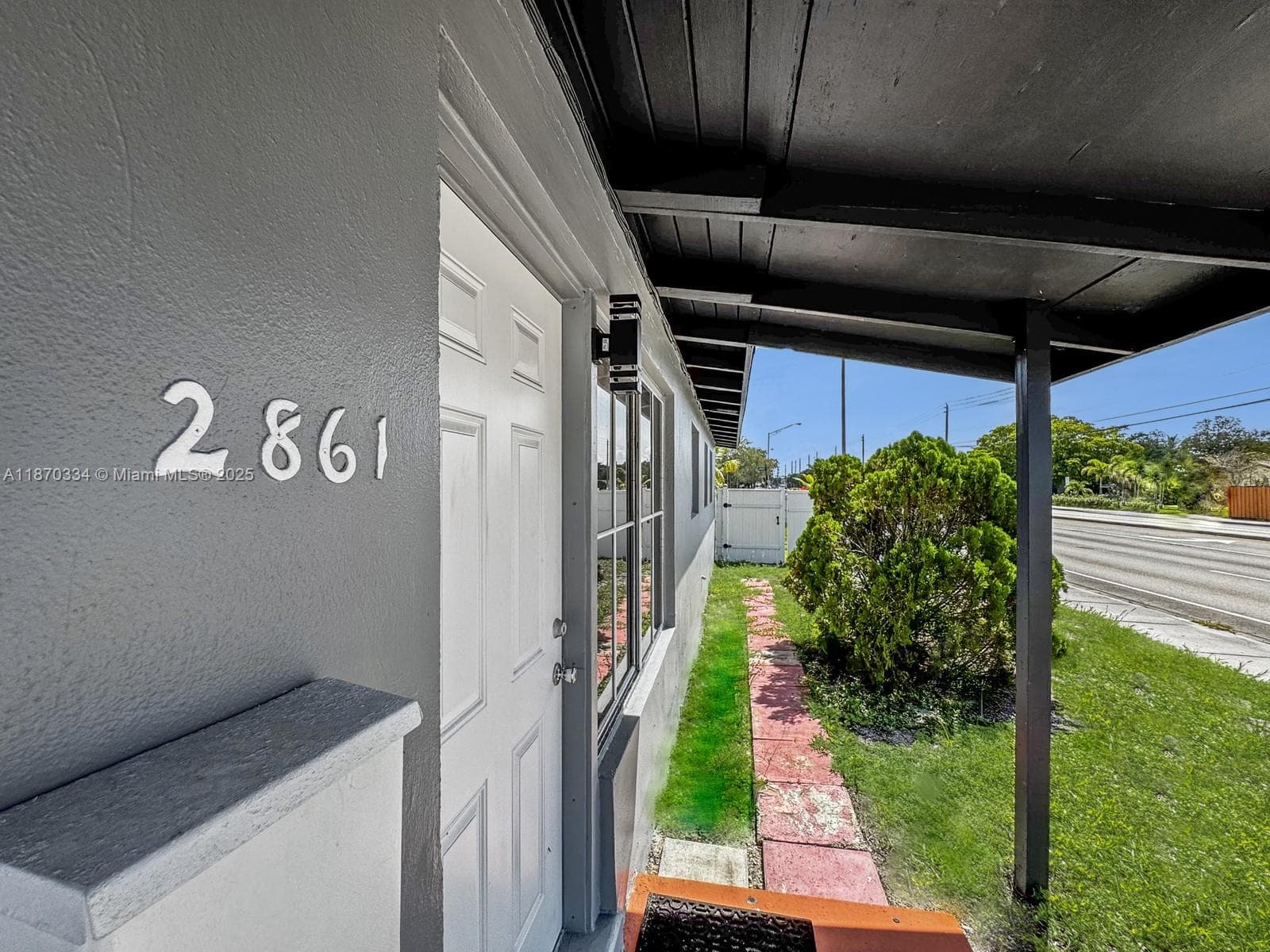 2861 Davie Blvd photo 3