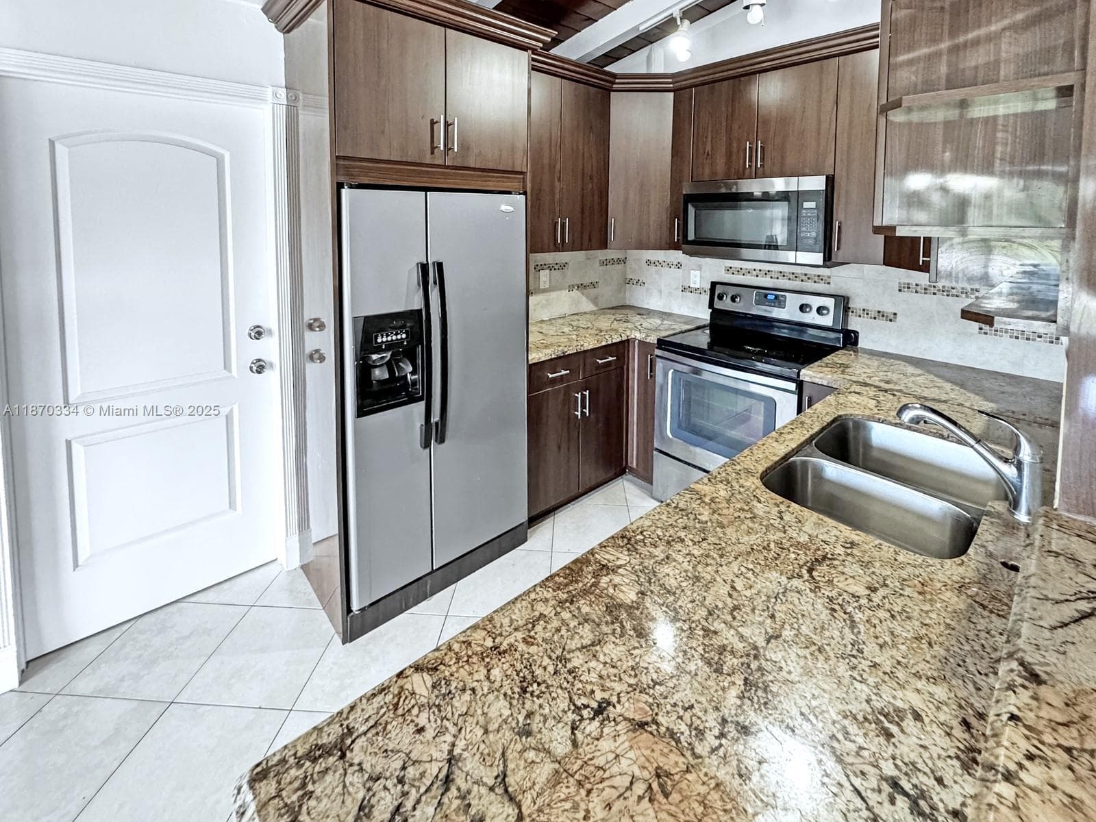 2861 Davie Blvd photo 9