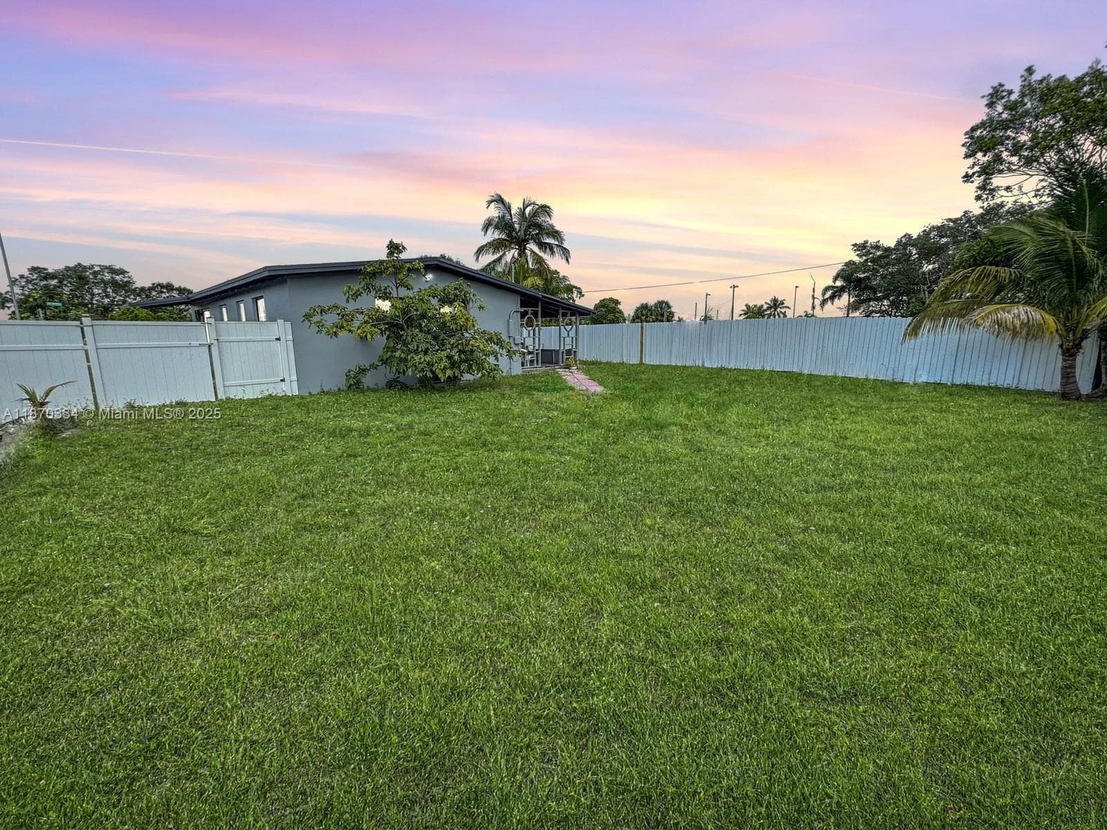 2861 Davie Blvd photo 30