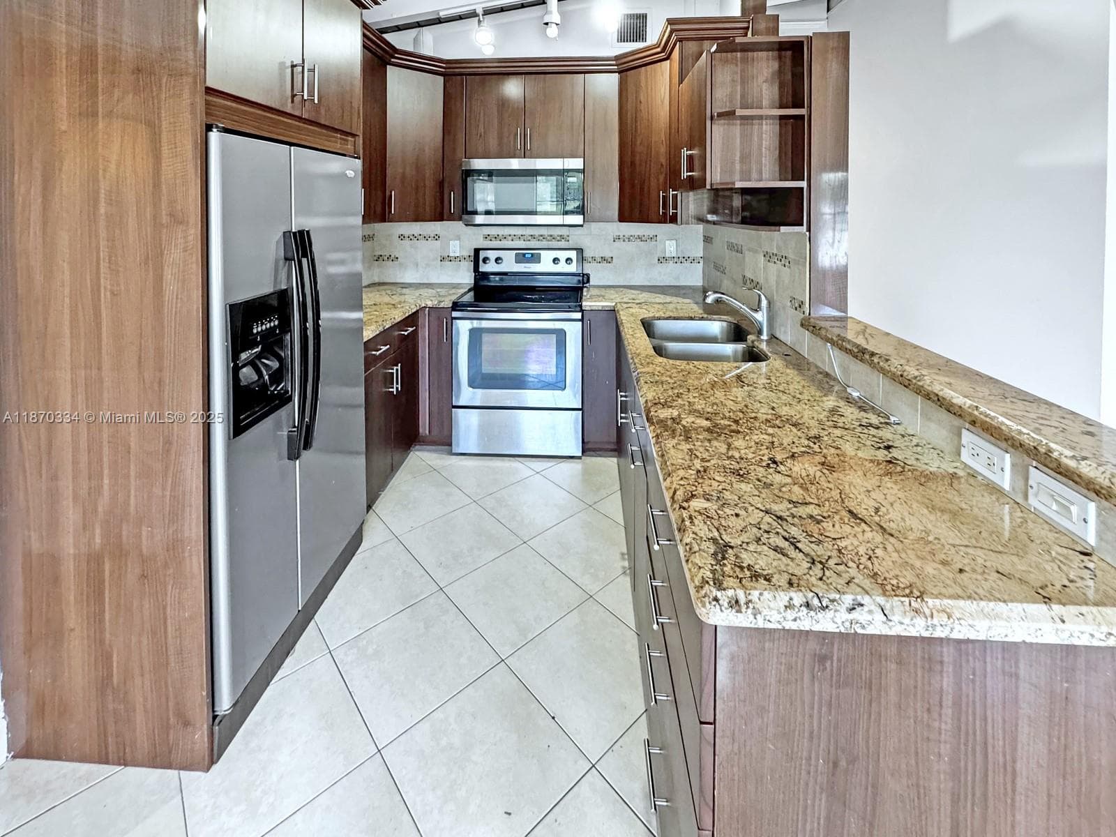 2861 Davie Blvd photo 8