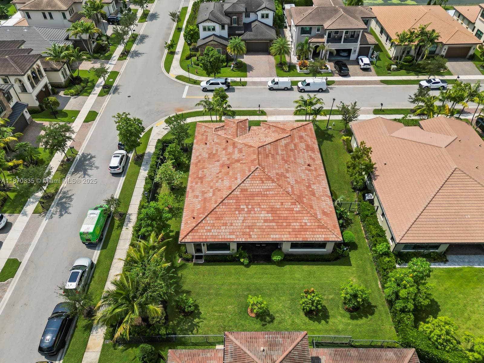10987 Pinnacle Way photo 3