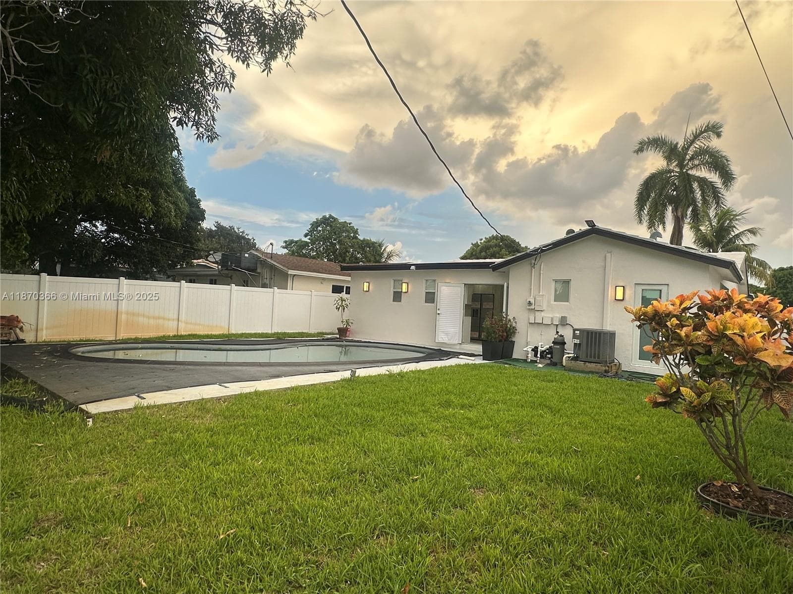 526 S Rainbow Dr #0 photo 6