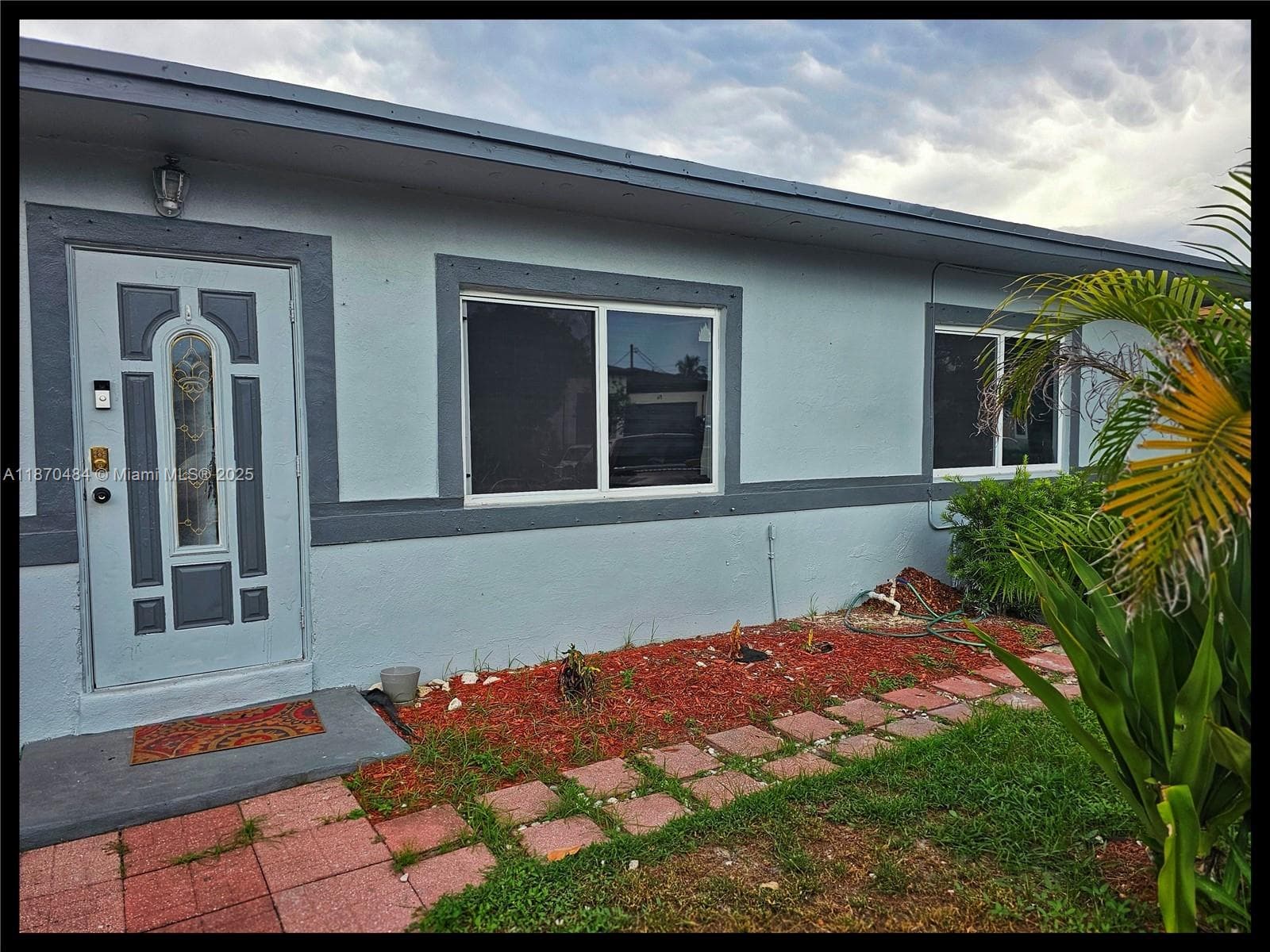 109 NW 28th Ter photo 4