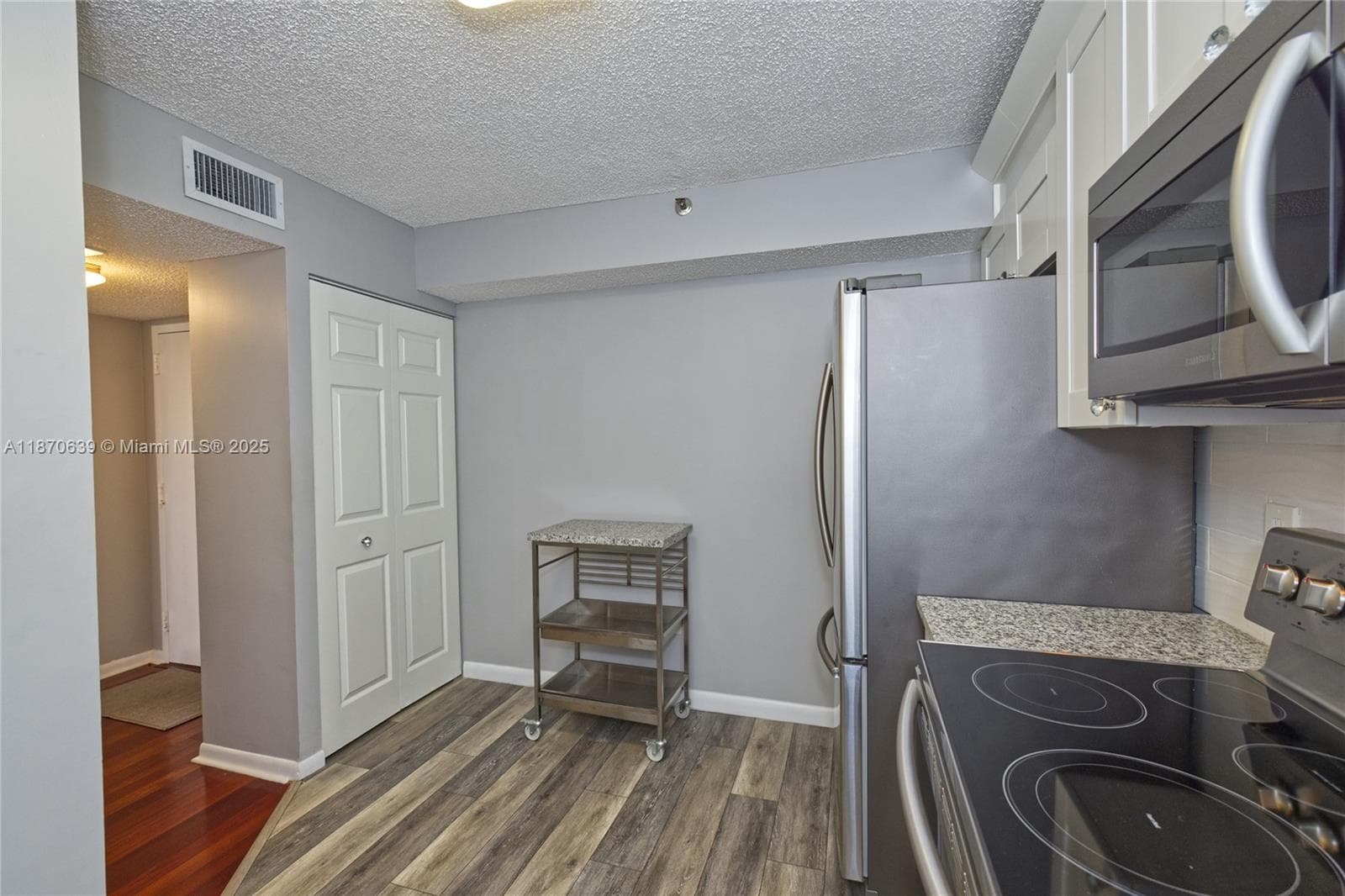 Chantilly Condo · #703 in Miami - Photo 6