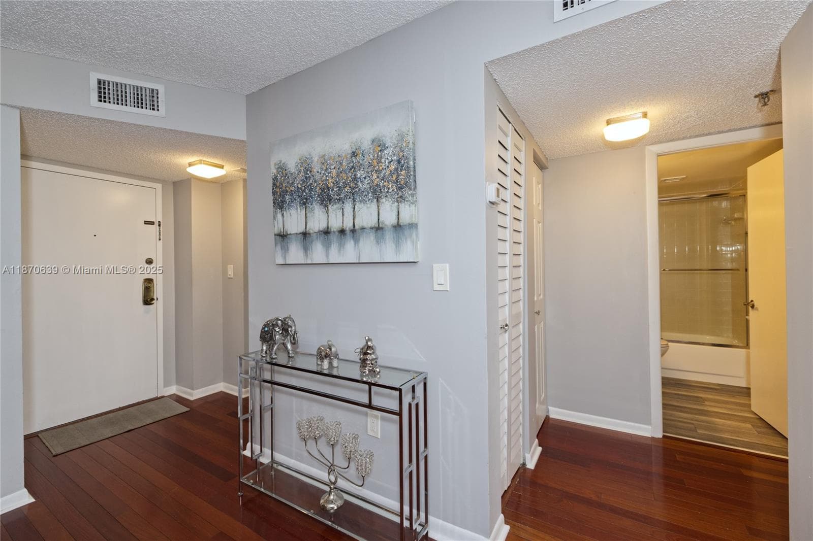 Chantilly Condo · #703 in Miami - Photo 7