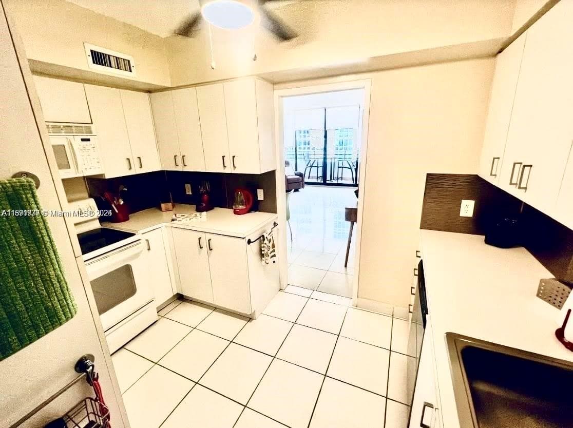 ALEXANDER TOWERS CONDO · #911 in Hollywood - Photo 9