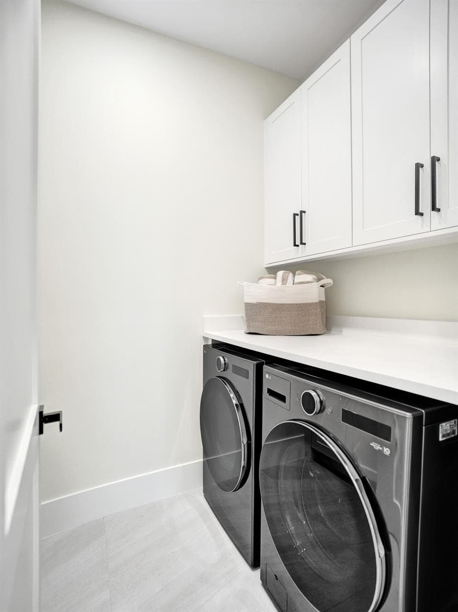 Laundry Room with sink