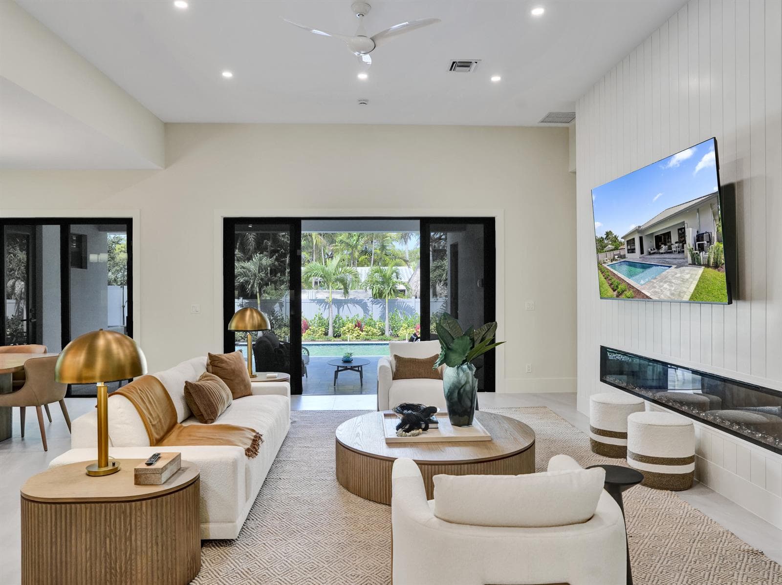 Indoor/Outdoor Living