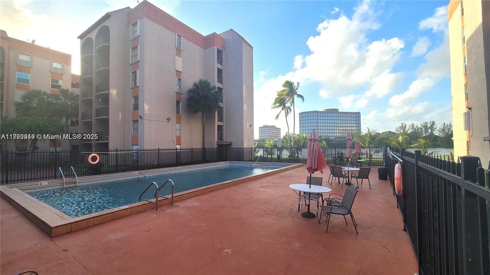 EL CID CONDO · #609W in Miami - Photo 2