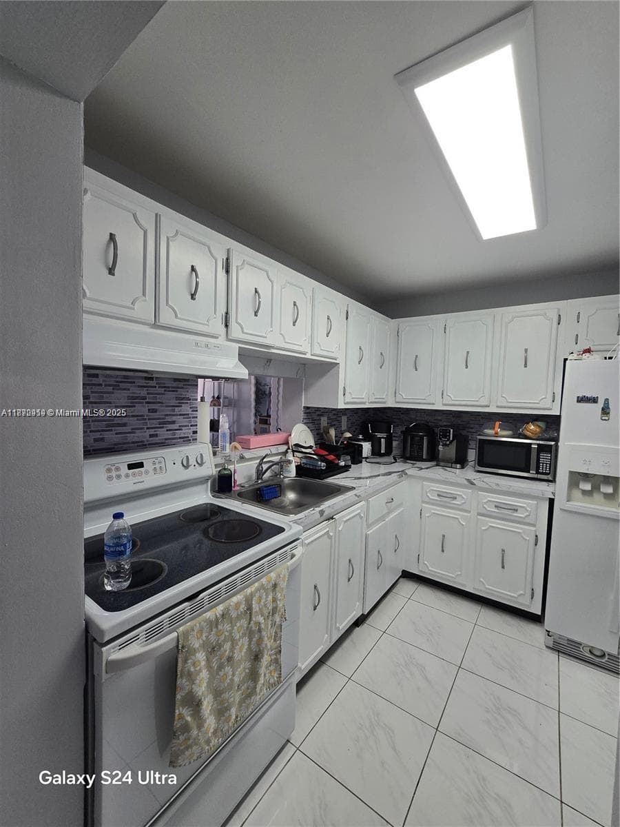 EL CID CONDO · #609W in Miami - Photo 8