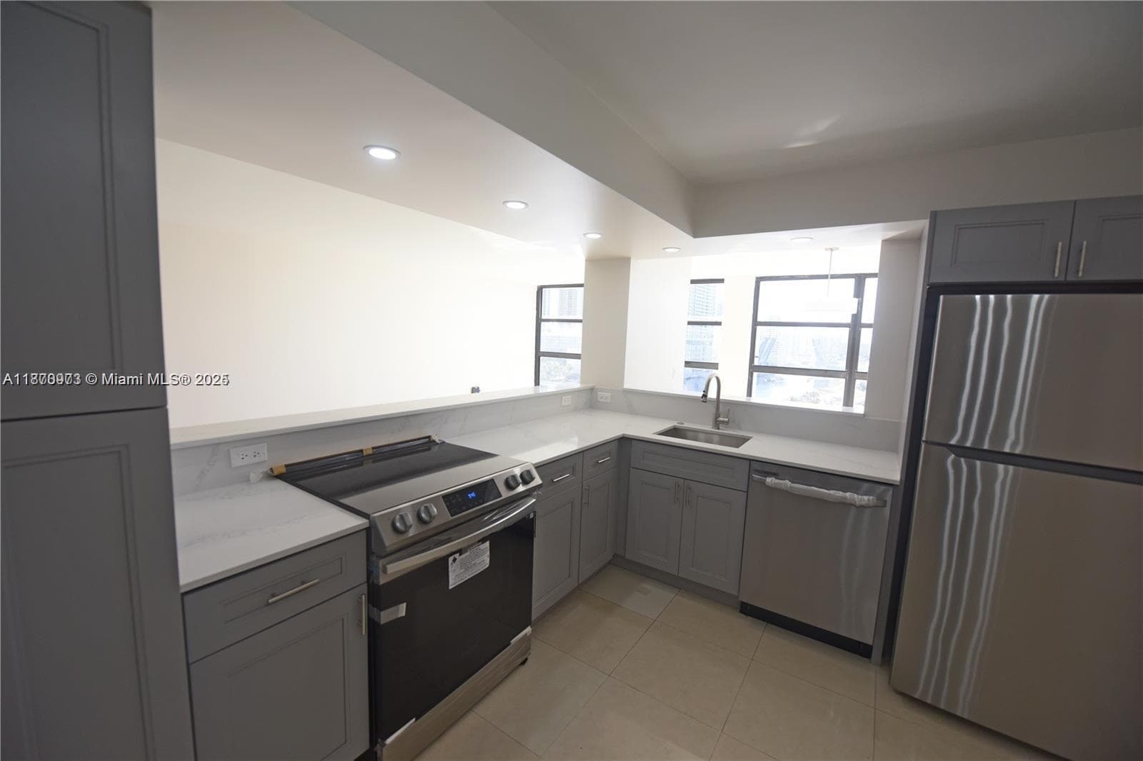 200 LESLIE CONDO · #1124 in Hallandale Beach - Photo 9