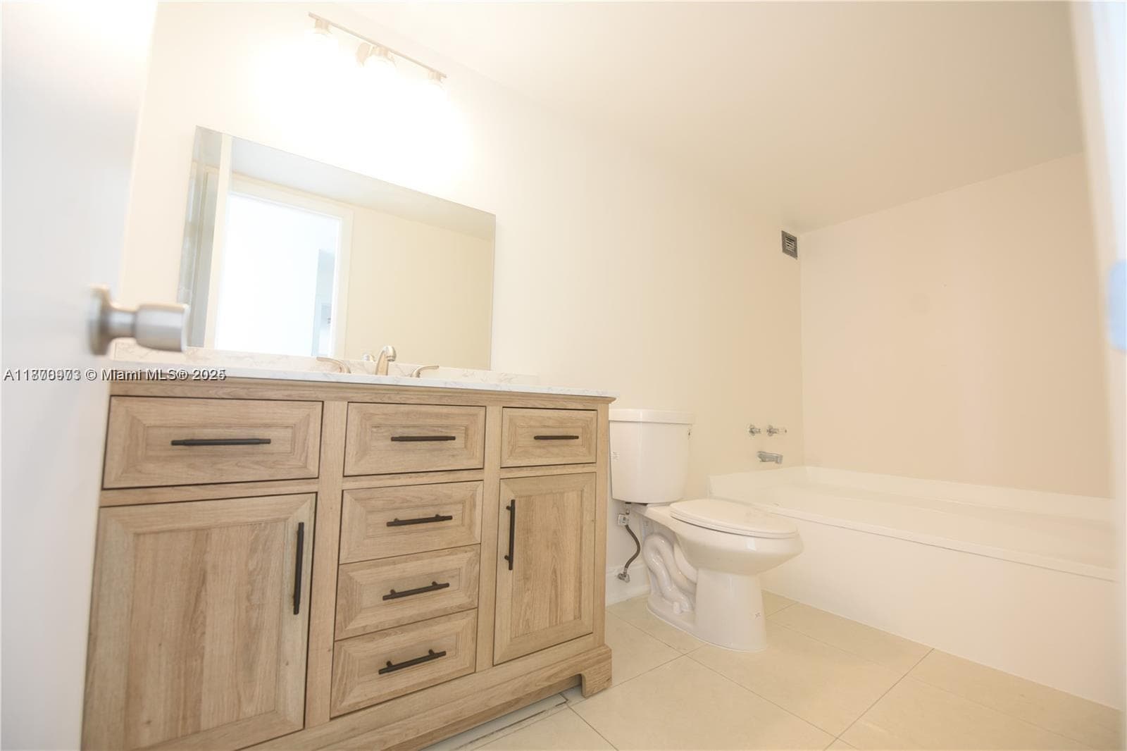 200 LESLIE CONDO · #1124 in Hallandale Beach - Photo 10