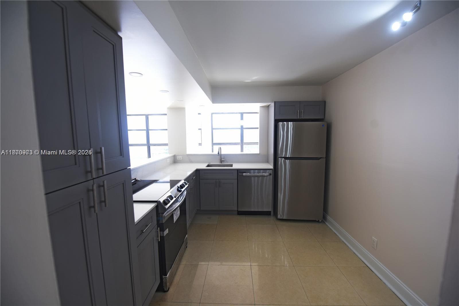 200 LESLIE CONDO · #1124 in Hallandale Beach - Photo 8