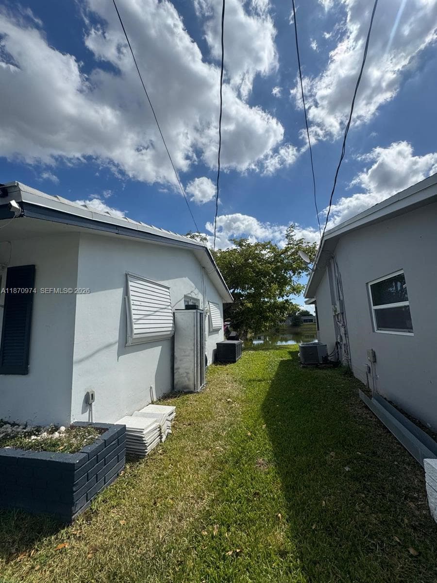 4808 NW 27th Ter photo 17