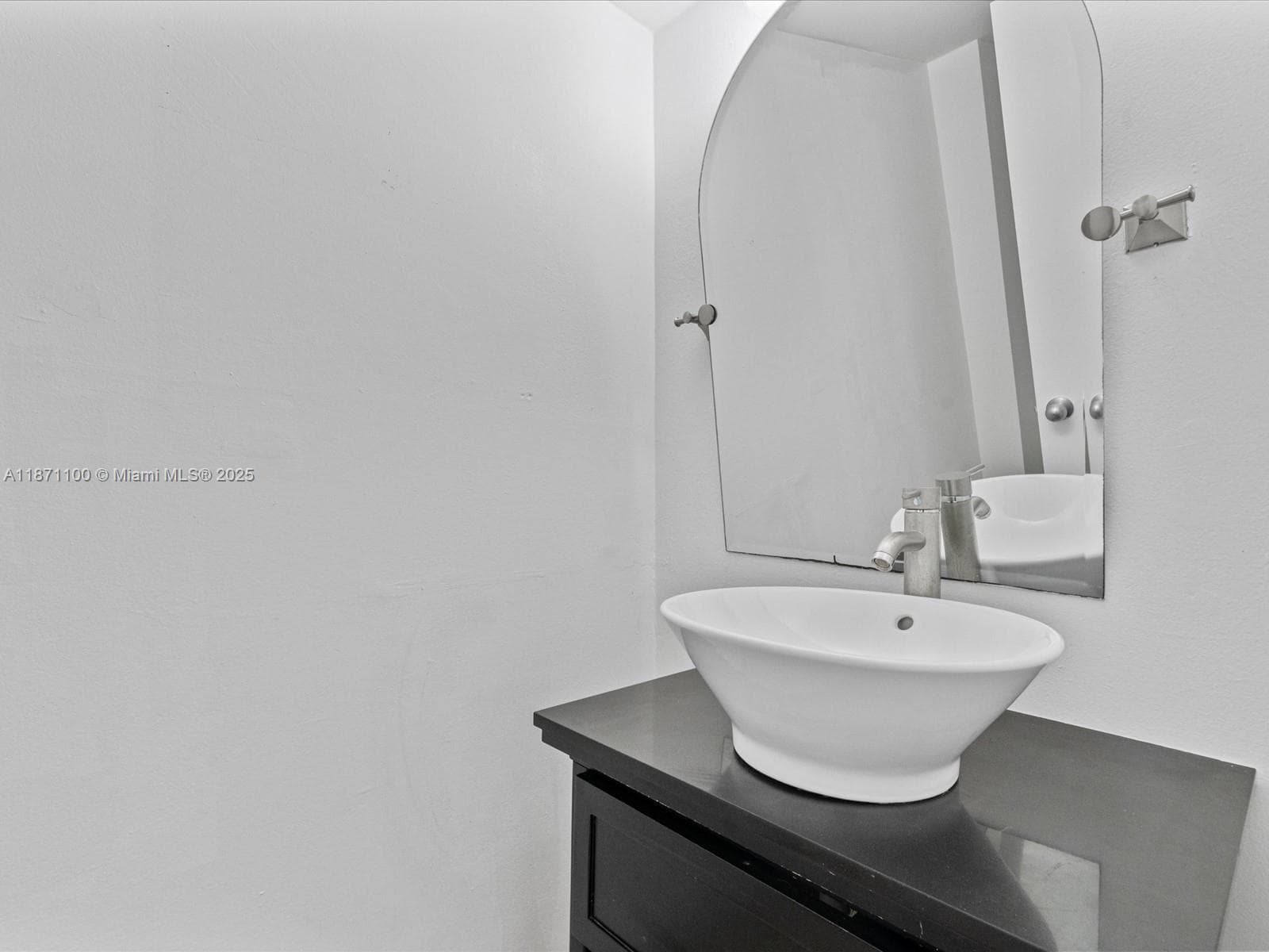 Guildford Condo · #308 in Bay Harbor Islands - Photo 27
