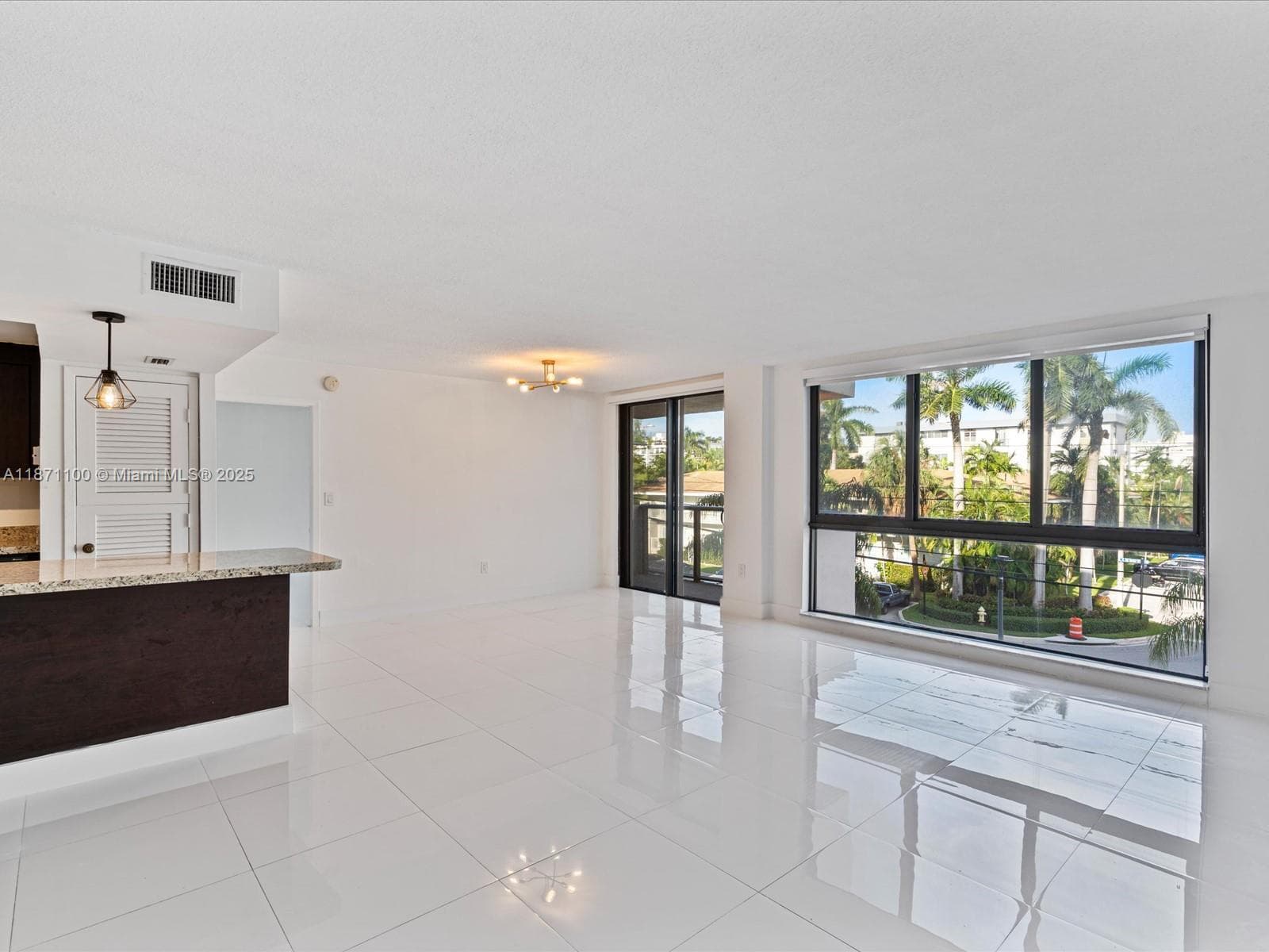 Guildford Condo · #308 in Bay Harbor Islands - Photo 13