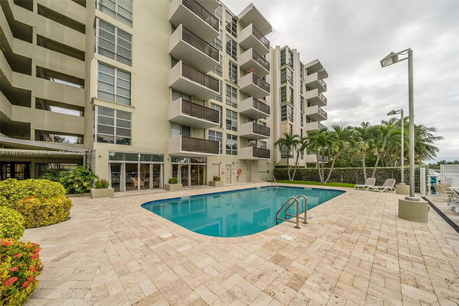 Guildford Condo · #308 in Bay Harbor Islands - Photo 29