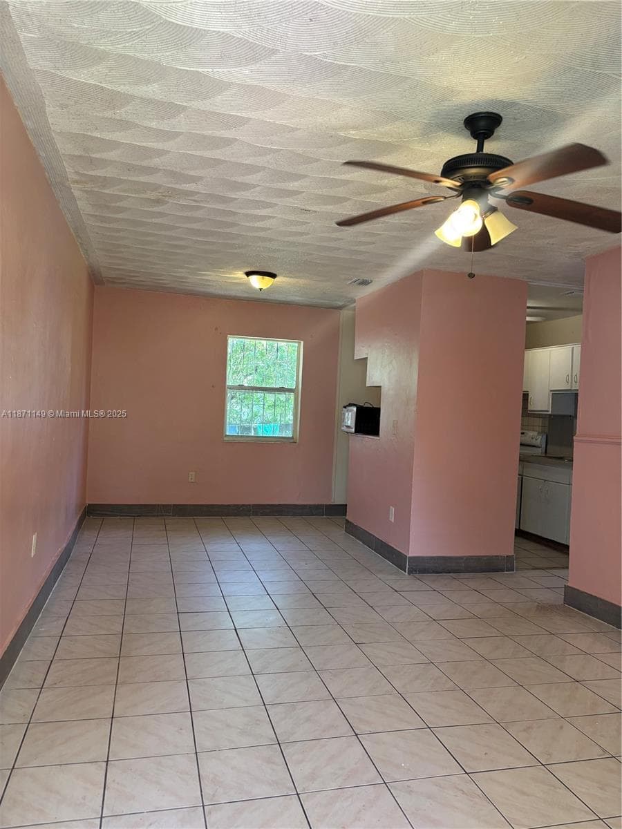 1685 NW 133rd St photo 3