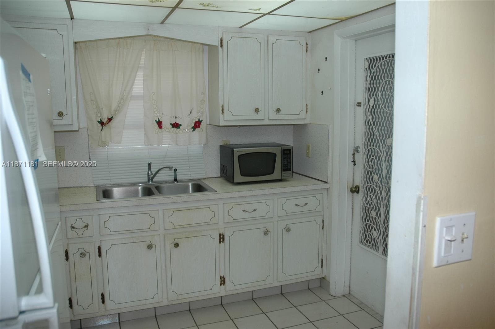 BEVERLY HILLS CONDO · #Q307 in Hollywood - Photo 5