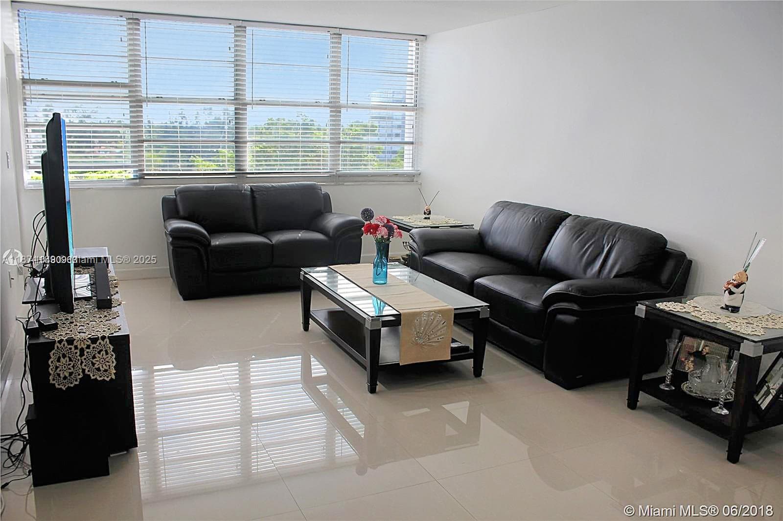 BUCKLEY TOWERS · #511E in Miami - Photo 5