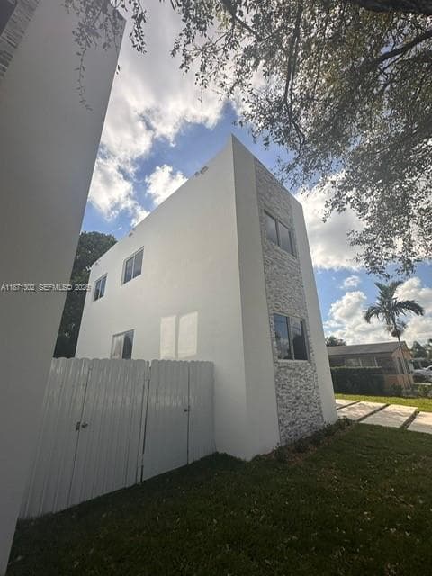 538 NW 17th Ave #0 photo 35