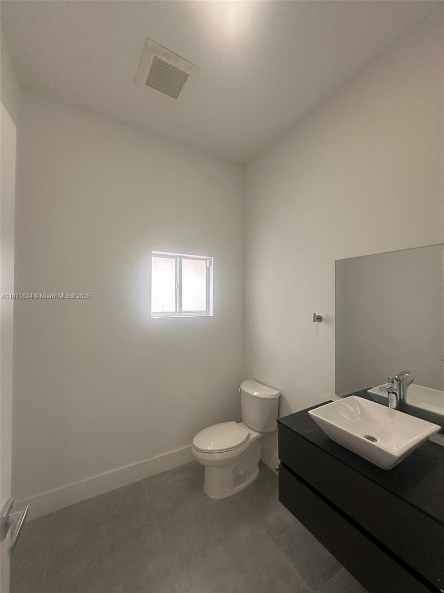 2423 NW 23rd Ln photo 16