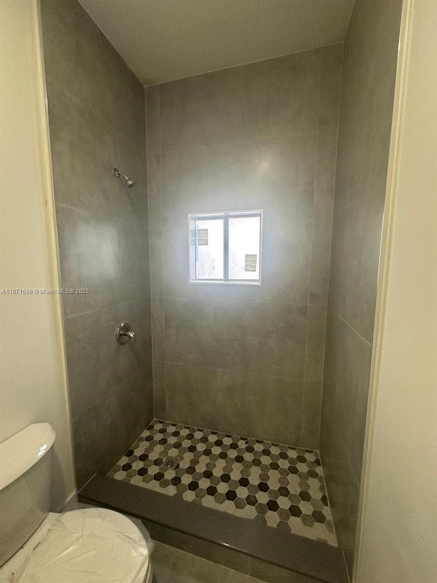 2421 NW 23rd Ln photo 6