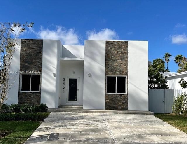 2421 NW 23rd Ln photo 1