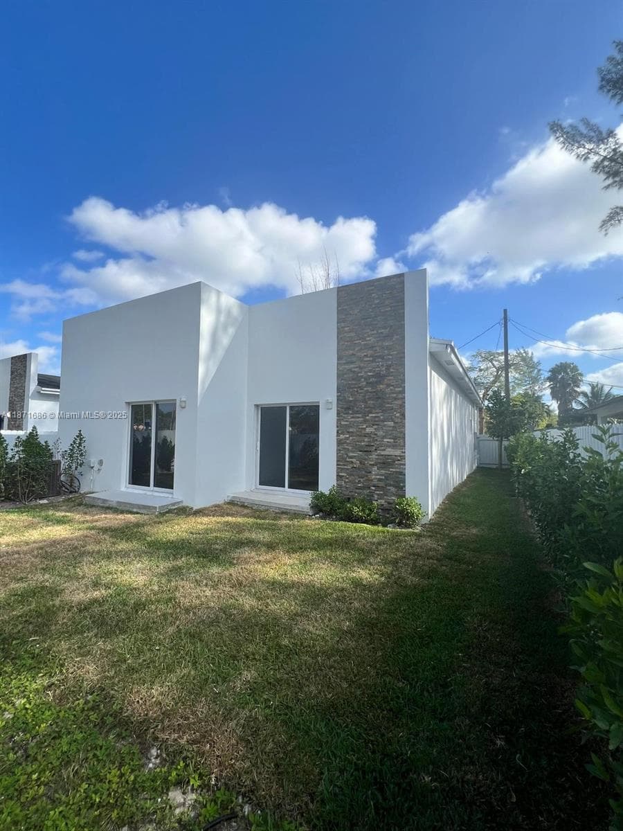 2421 NW 23rd Ln photo 24