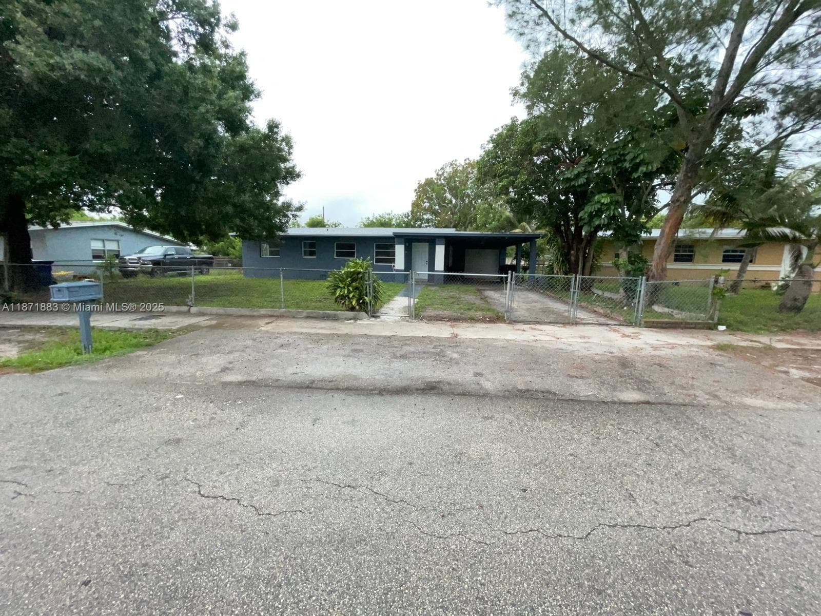 1604 NW 15th Ct photo 2