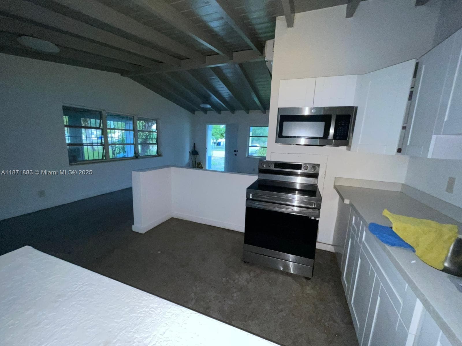 1604 NW 15th Ct photo 3