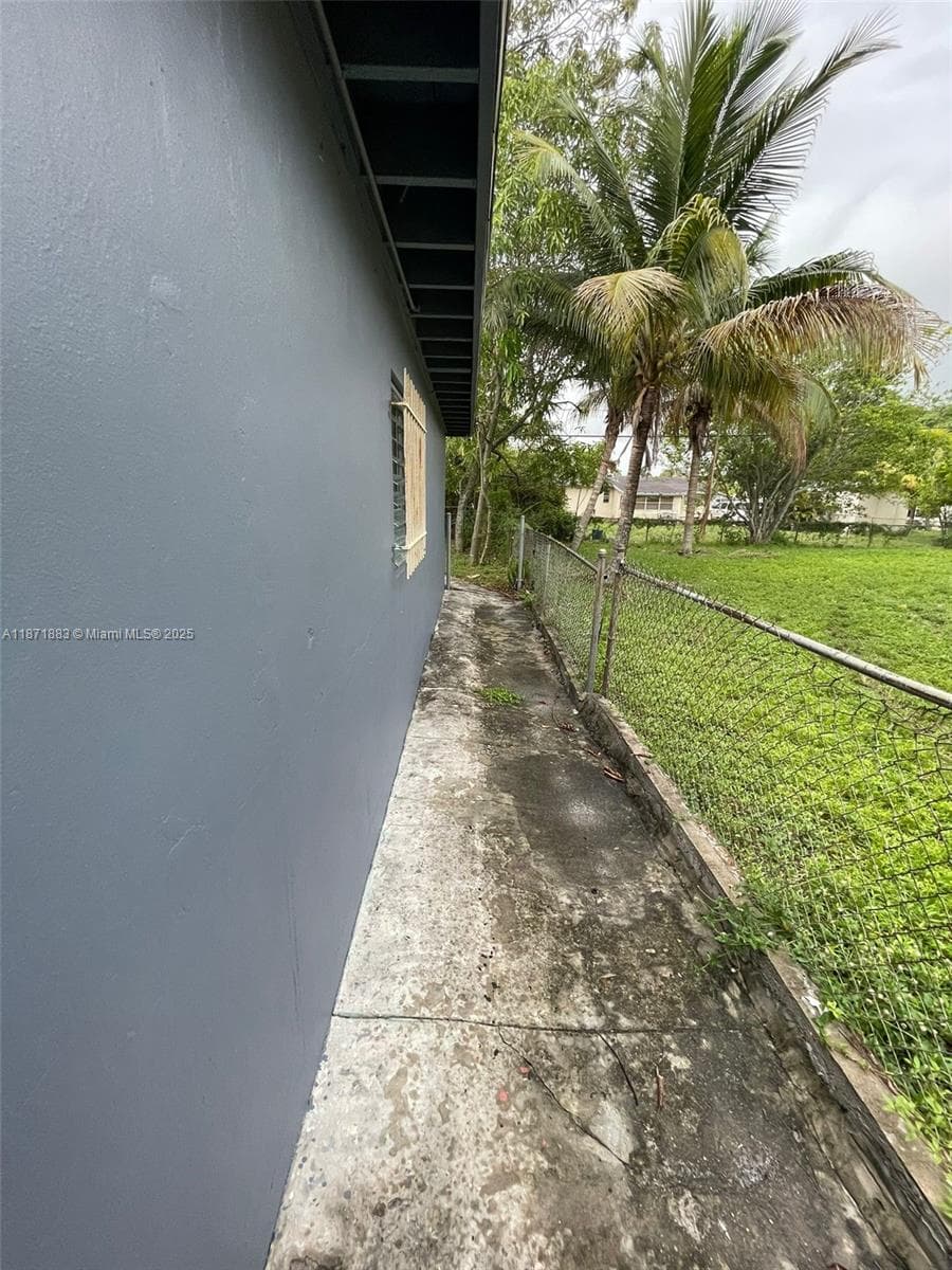 1604 NW 15th Ct photo 14