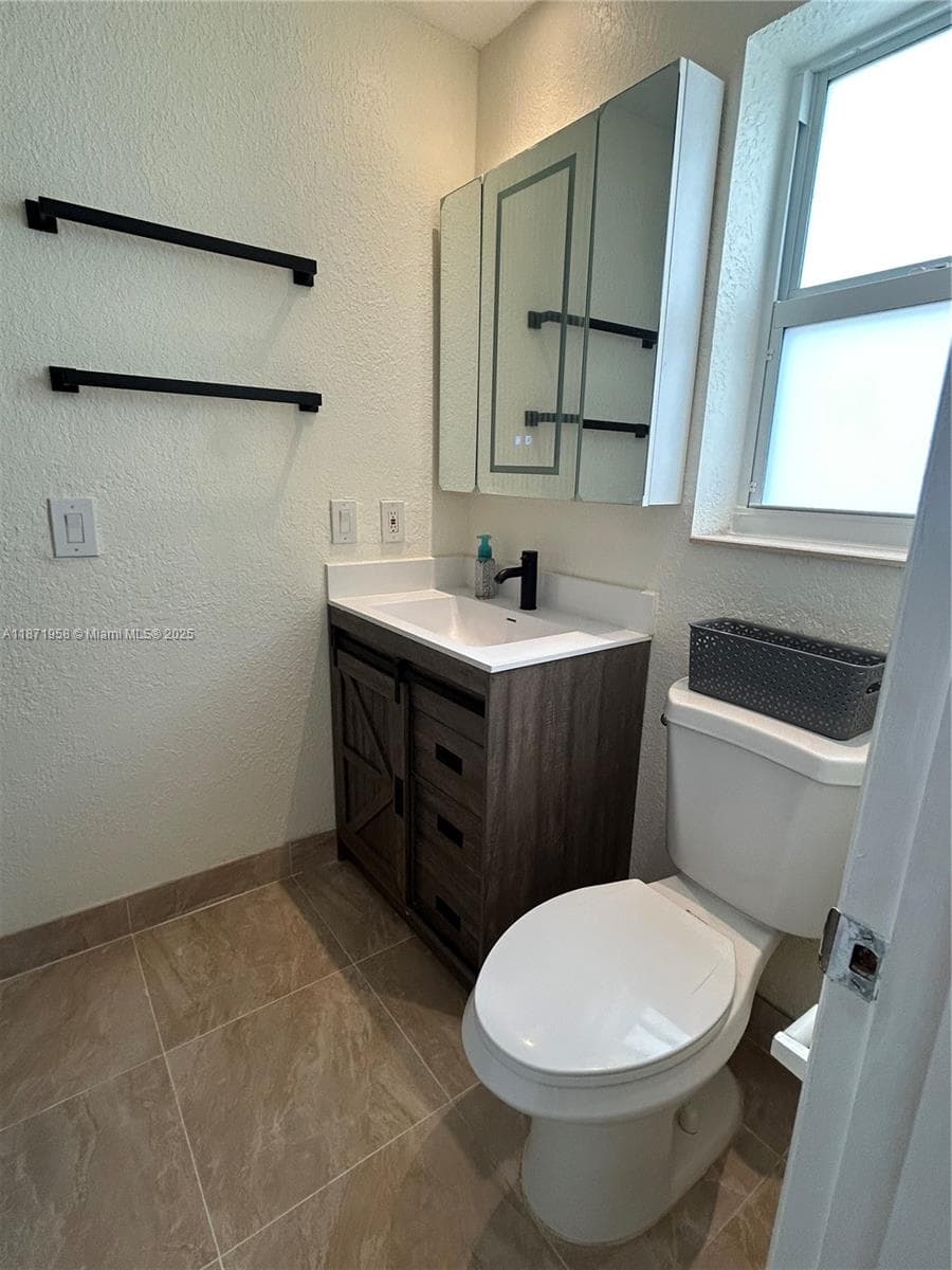 3219 Wilson St photo 11