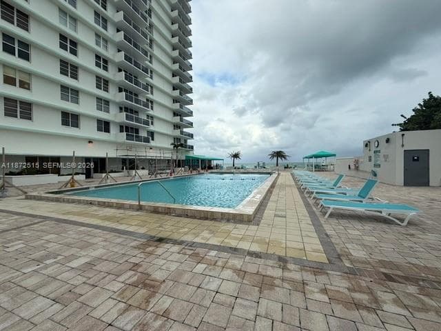 SEA AIR TOWERS CONDO · #605 in Hollywood - Photo 23