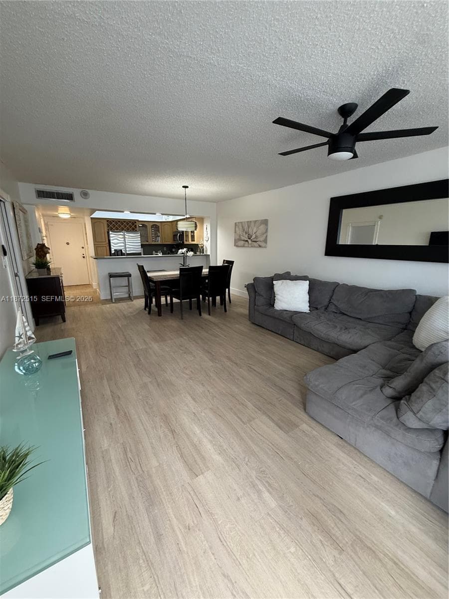 SEA AIR TOWERS CONDO · #605 in Hollywood - Photo 2