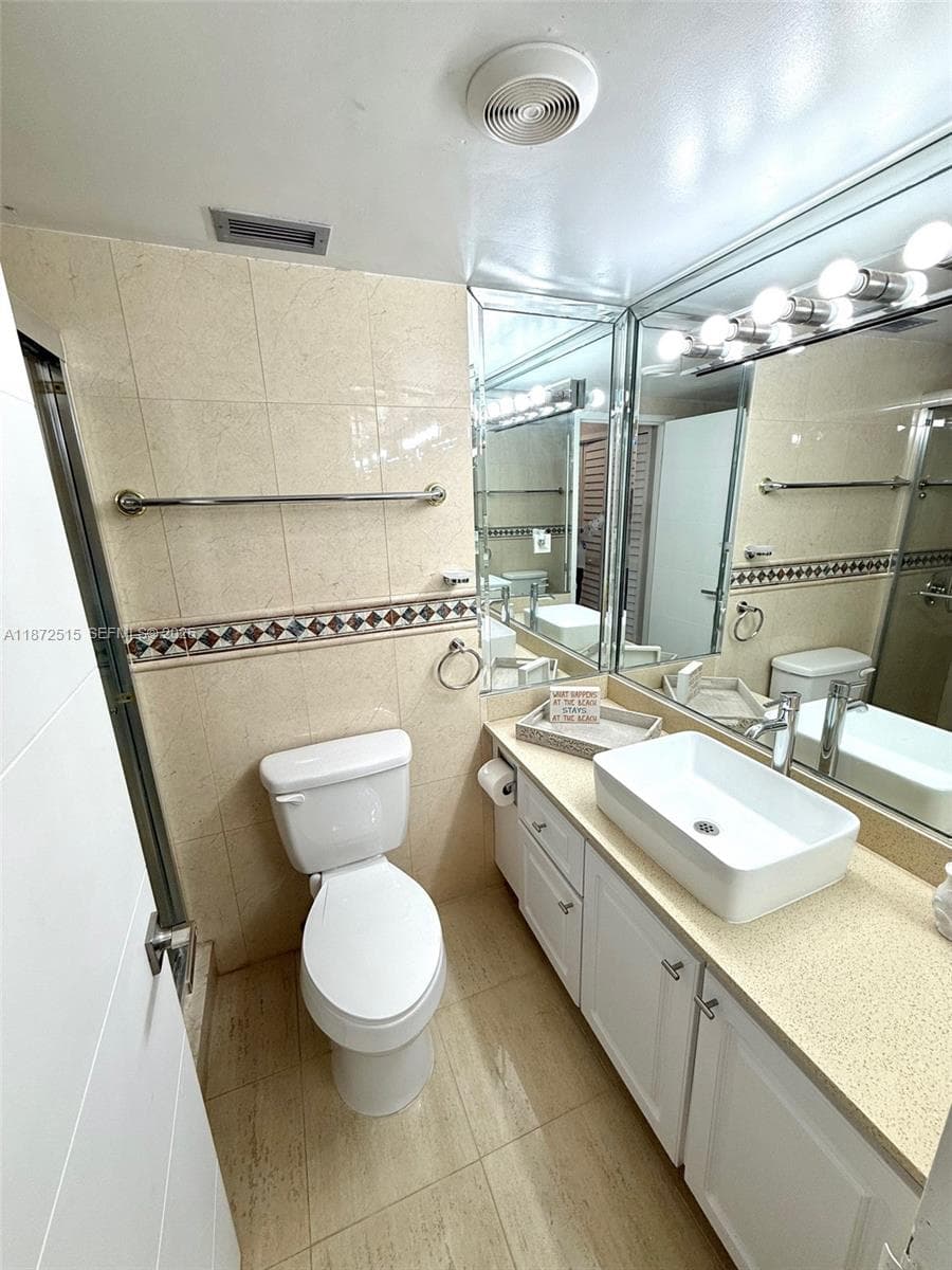 SEA AIR TOWERS CONDO · #605 in Hollywood - Photo 13