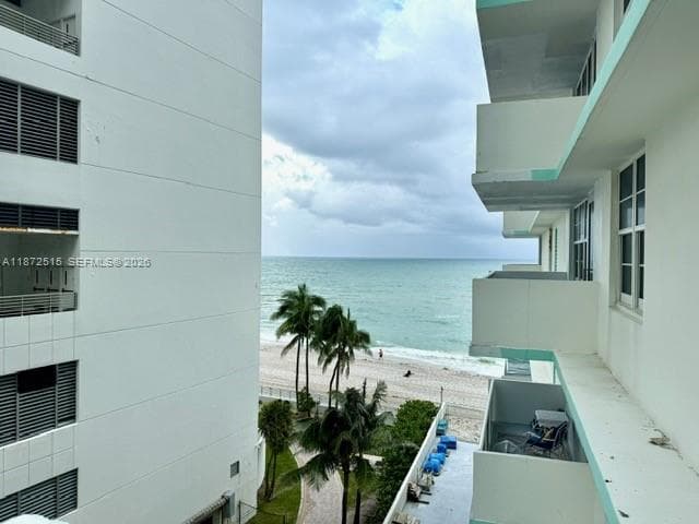 SEA AIR TOWERS CONDO · #605 in Hollywood - Photo 17