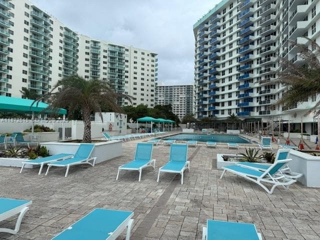 SEA AIR TOWERS CONDO · #605 in Hollywood - Photo 22
