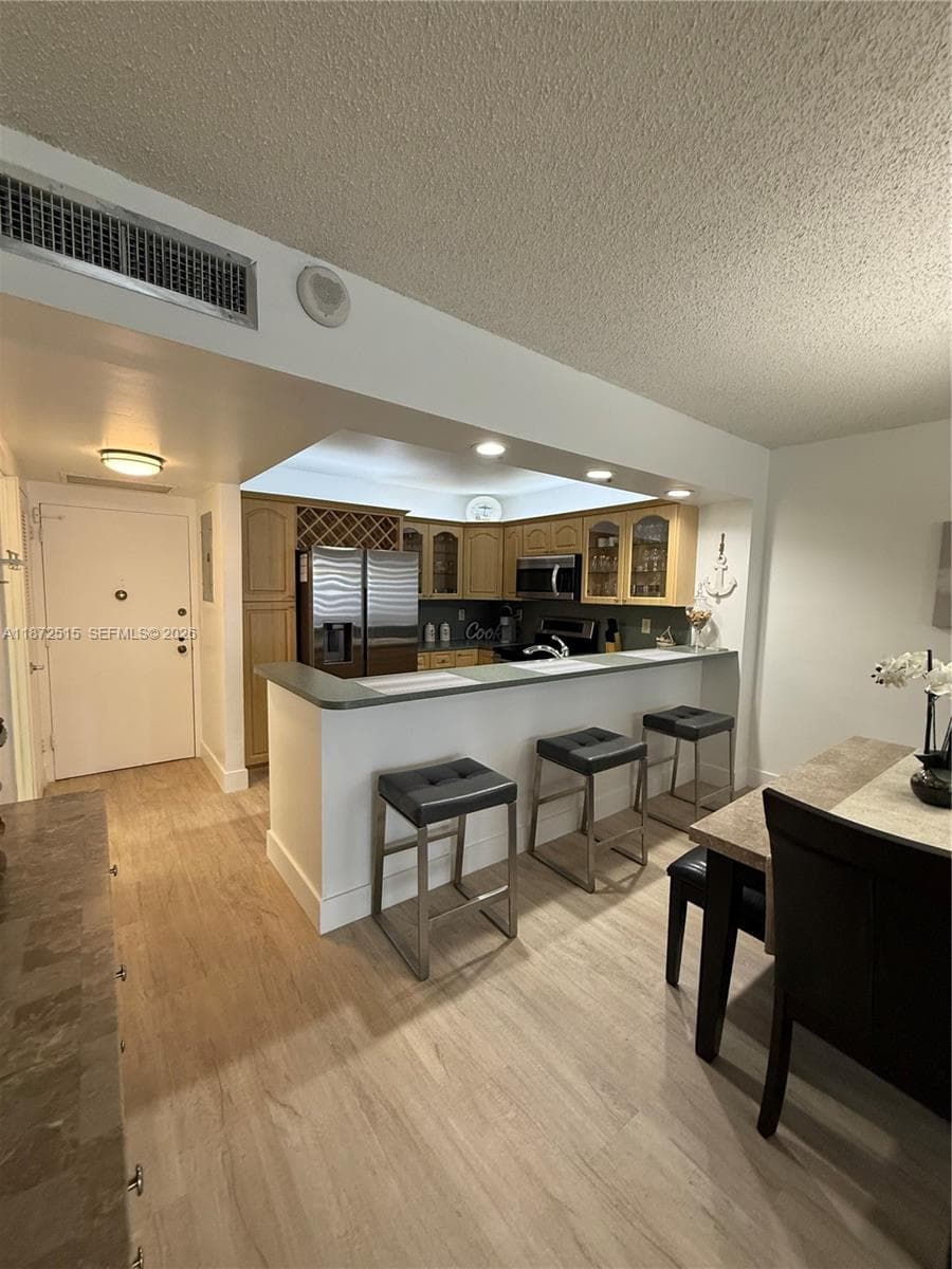SEA AIR TOWERS CONDO · #605 in Hollywood - Photo 3