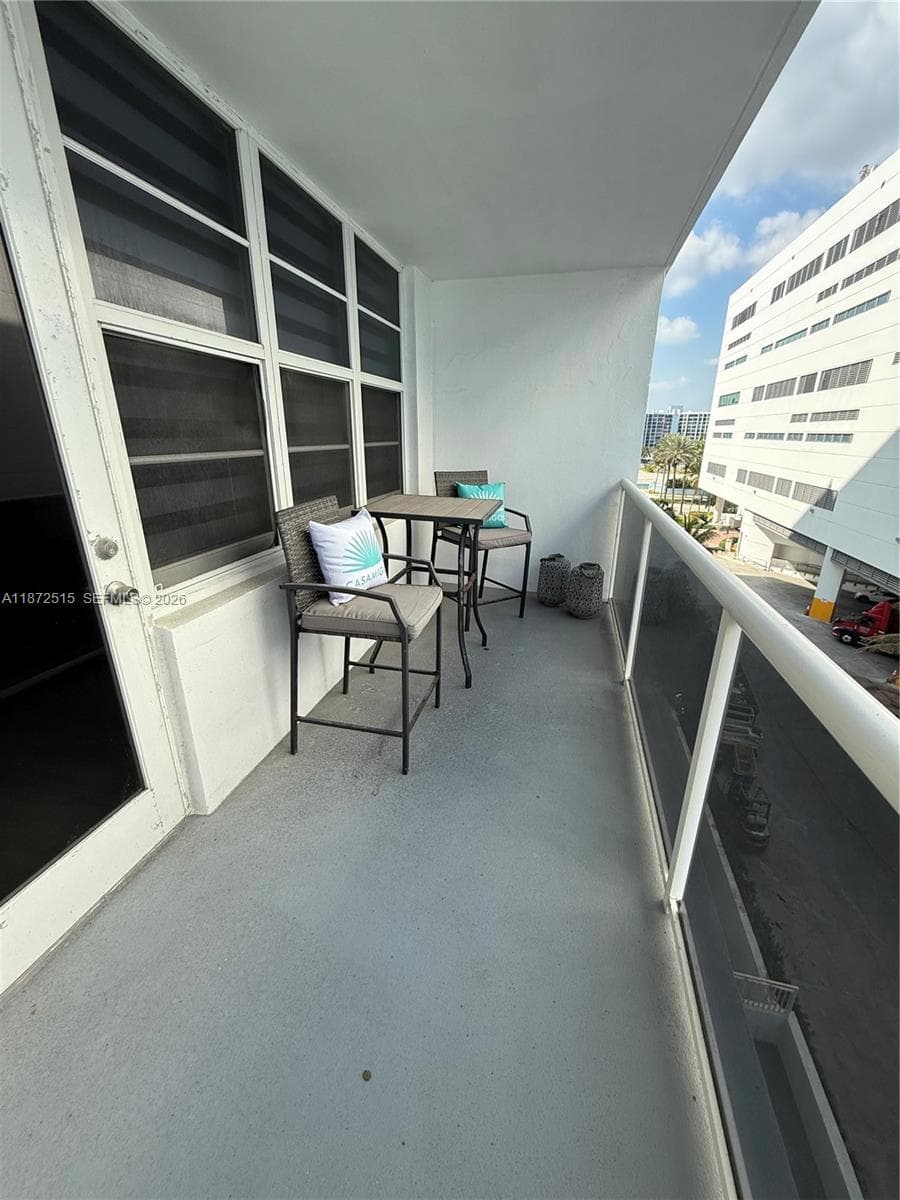 SEA AIR TOWERS CONDO · #605 in Hollywood - Photo 20