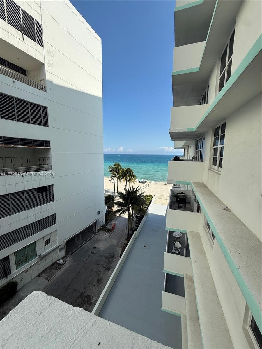 SEA AIR TOWERS CONDO · #605 in Hollywood - Photo 19