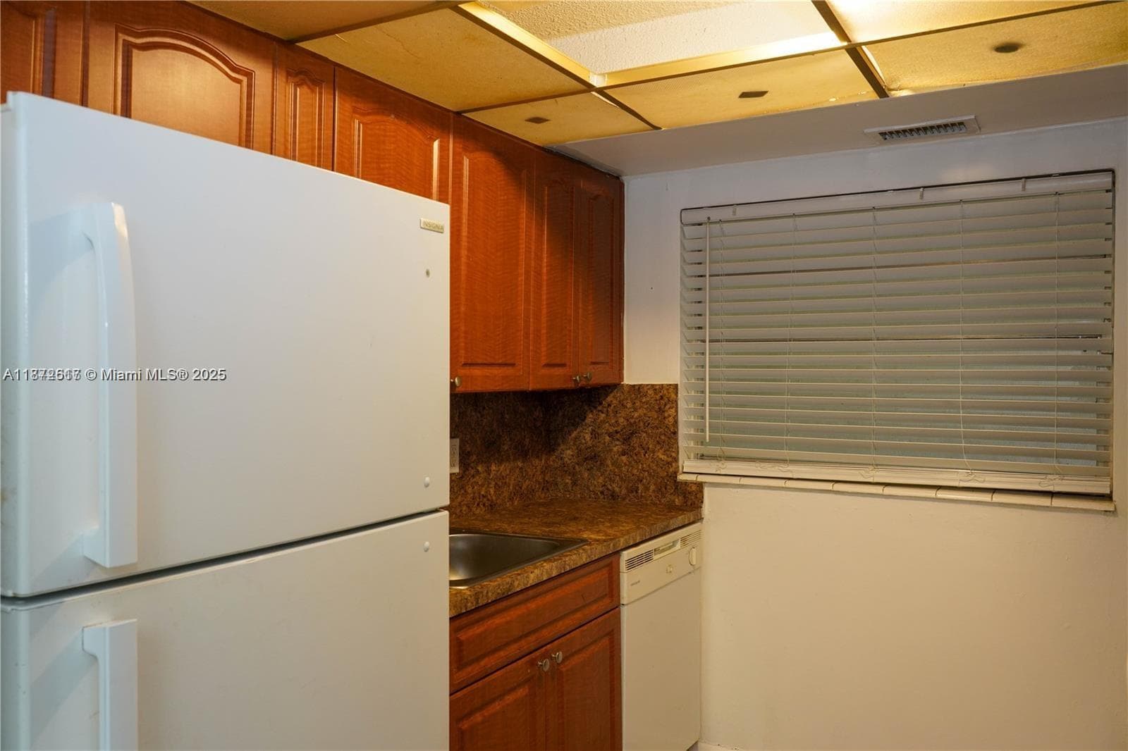 SUTTON HOUSE CONDO · #10 in North Miami - Photo 6