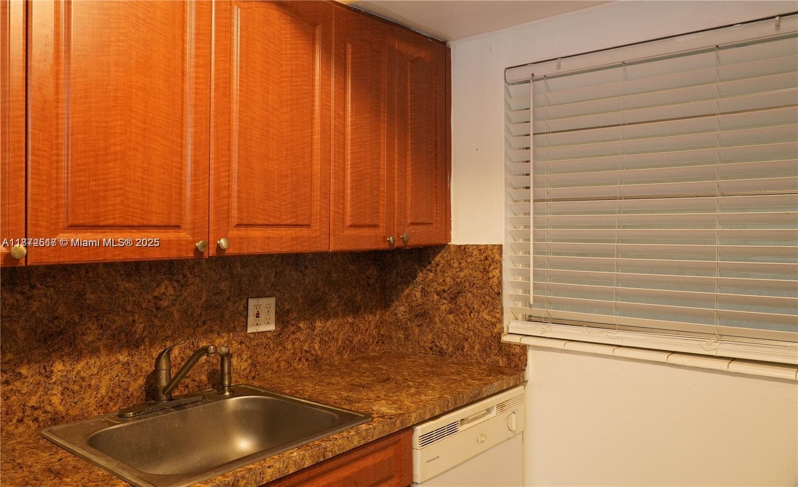 SUTTON HOUSE CONDO · #10 in North Miami - Photo 5