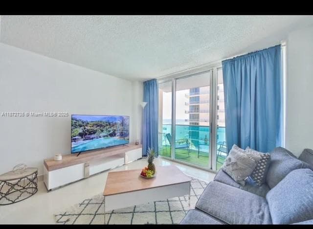 Sian Condo · #7L in Hollywood - Photo 9