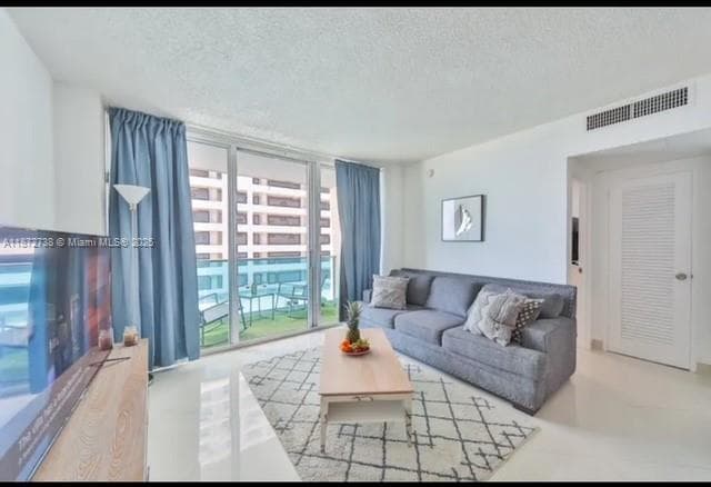 Sian Condo · #7L in Hollywood - Photo 8