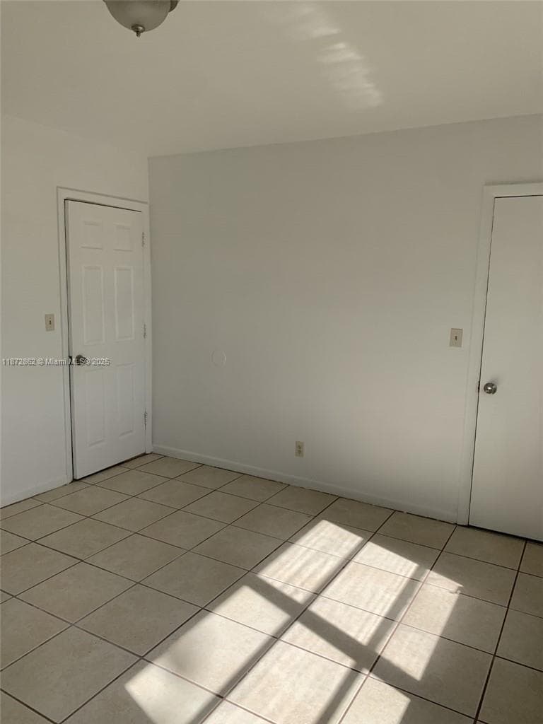 4361 NW 35th Ter photo 3